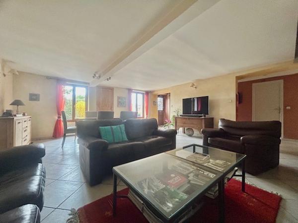 Marcoussis (91460) MAISON DE CARACTERE TYPE F6 - 152 M2 HAB - JARDIN 690 M2 - SOUS-SOL TOTAL