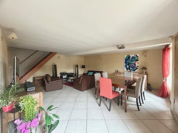 Marcoussis (91460) MAISON DE CARACTERE TYPE F6 - 152 M2 HAB - JARDIN 690 M2 - SOUS-SOL TOTAL