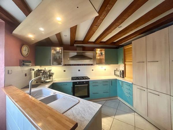 Marcoussis (91460) MAISON DE CARACTERE TYPE F6 - 152 M2 HAB - JARDIN 690 M2 - SOUS-SOL TOTAL