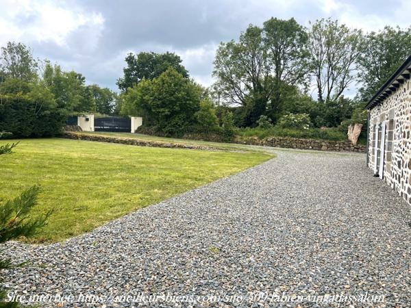 LONGERE AVEC GARAGE ET DEPENDANCE