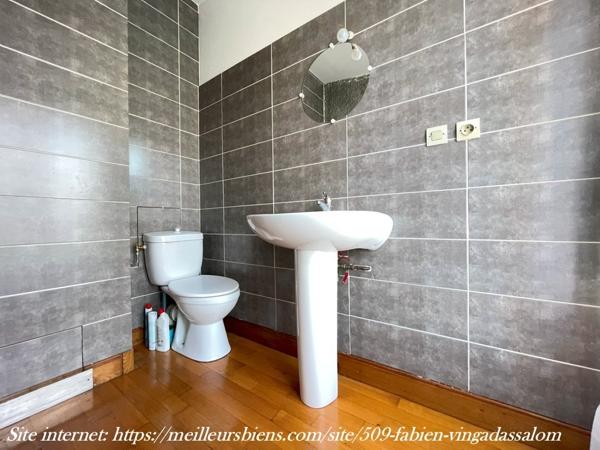 LONGERE AVEC GARAGE ET DEPENDANCE