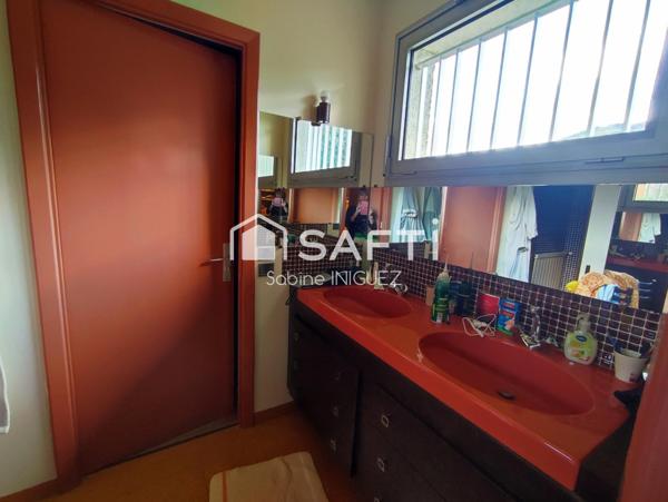 MAISON DE PLAIN PIED, PISCINE, PAS DE VIS A VIS