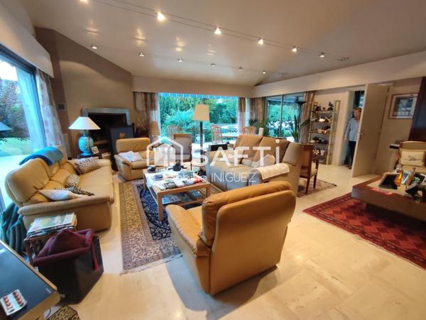 MAISON DE PLAIN PIED, PISCINE, PAS DE VIS A VIS