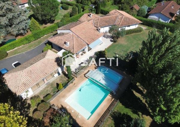 MAISON DE PLAIN PIED, PISCINE, PAS DE VIS A VIS