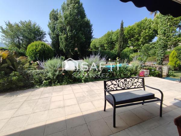 MAISON DE PLAIN PIED, PISCINE, PAS DE VIS A VIS