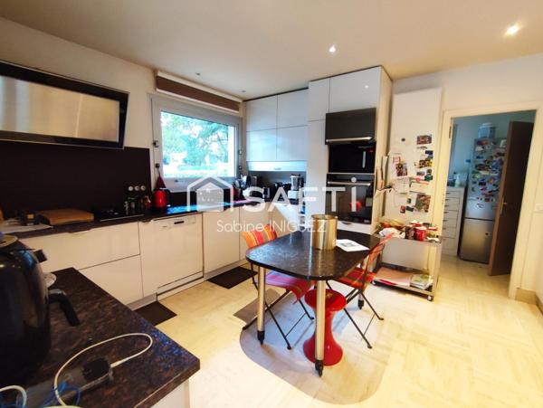 MAISON DE PLAIN PIED, PISCINE, PAS DE VIS A VIS