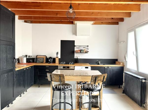 Saintes (17100) Maison Saintongeaise, 3 Chambres, Garage et Terrain