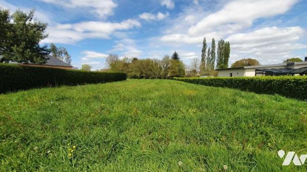 Terrain à bâtir en sortie de bourg