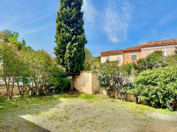 Saint-Aygulf à pied de la mer- Studio 20m2- 4 couchages-rénové entièrement en 2025