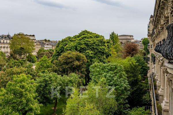 Appartement de réception entièrement rénové par architecte de renom