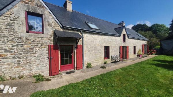 Longère dans hameau en campagne