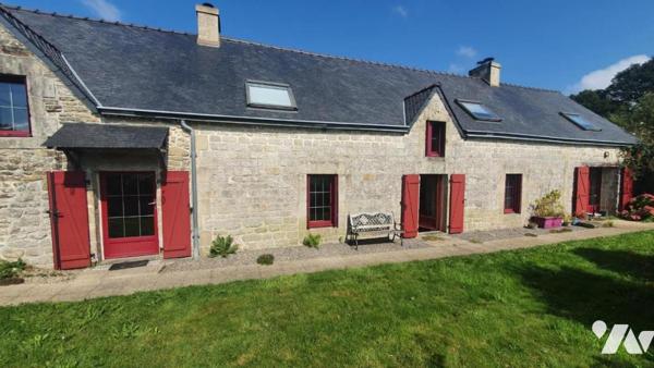 Longère dans hameau en campagne