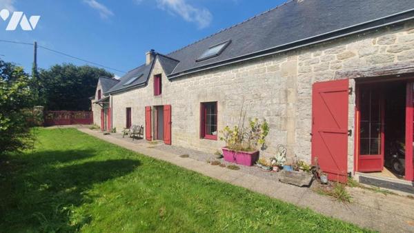 Longère dans hameau en campagne