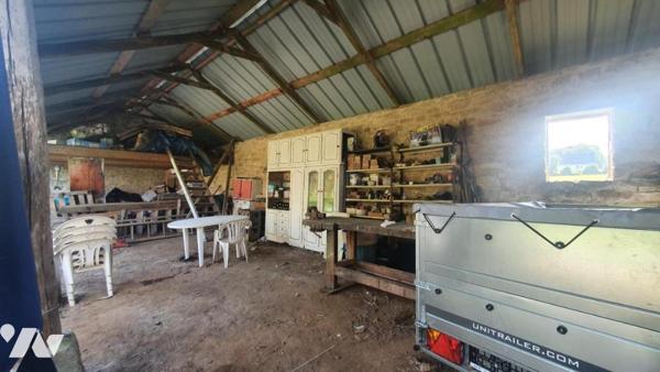 Longère dans hameau en campagne