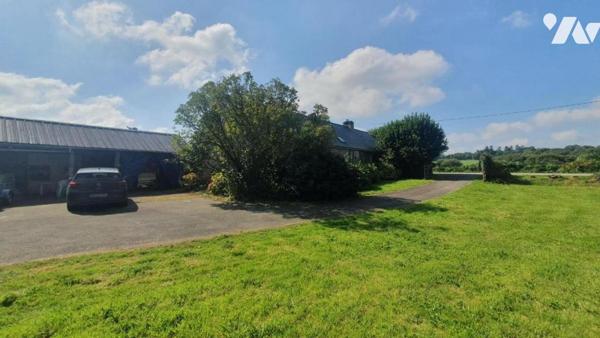 Longère dans hameau en campagne