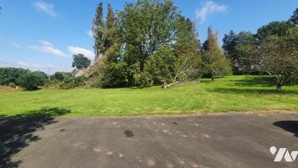 Longère dans hameau en campagne