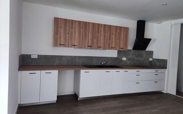 Appartement à louer    4 pièces •  Annesse-et-Beaulieu