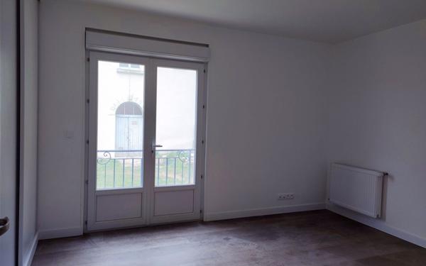 Appartement à louer    4 pièces •  Annesse-et-Beaulieu