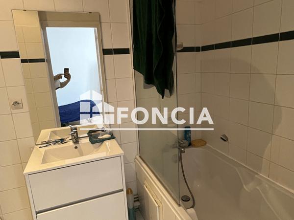 Location Studio 19.48 m² - 2 PLACE LOUISE DE BETTIGNIES Lille 59000