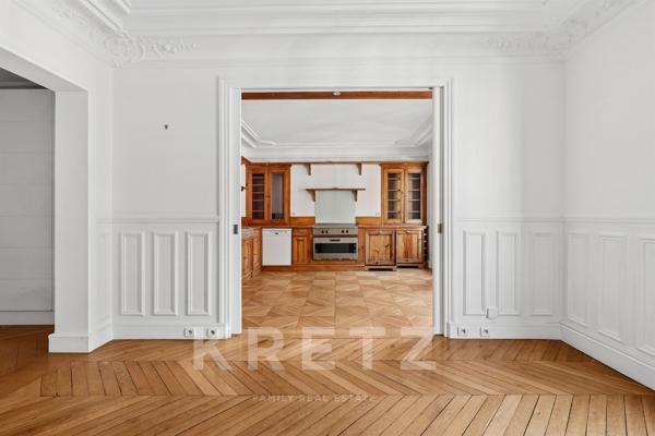 Paris 6e – Rue de l’Abbé Grégoire – Étage élevé avec ascenseur