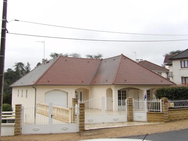 Maison à vendre 12 pièces NERIS LES BAINS (03)