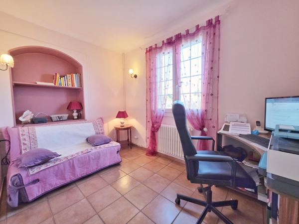 Beaucaire (30300) Maison de plain-pied avec grand espace vert