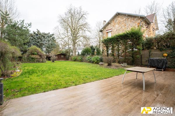 Maison Maisons Laffitte 8 pièce(s) 180 m2 NC - Référence  13101