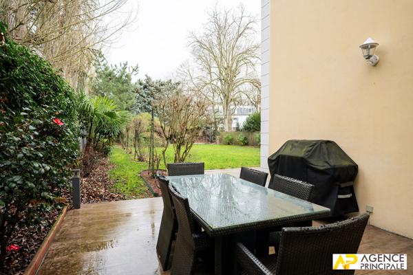 Maison Maisons Laffitte 8 pièce(s) 180 m2 NC - Référence  13101