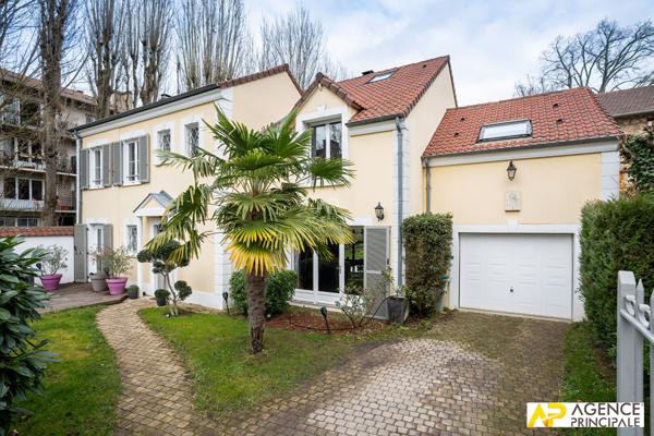 Maison Maisons Laffitte 8 pièce(s) 180 m2 NC - Référence  13101