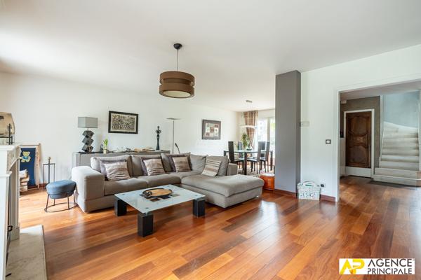 Maison Maisons Laffitte 8 pièce(s) 180 m2 NC - Référence  13101