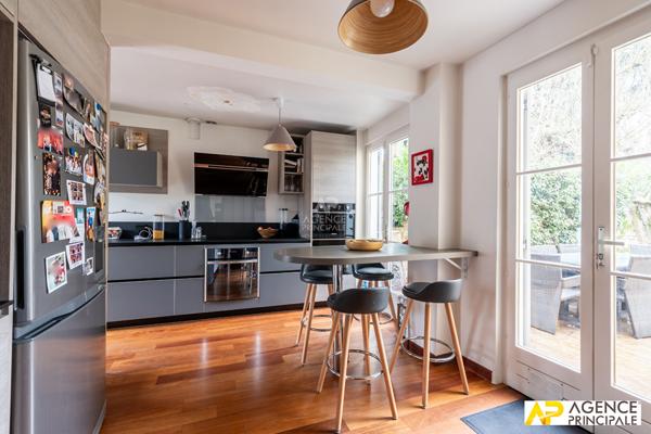 Maison Maisons Laffitte 8 pièce(s) 180 m2 NC - Référence  13101