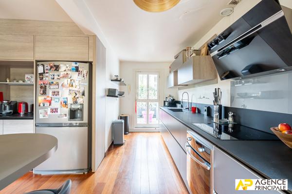 Maison Maisons Laffitte 8 pièce(s) 180 m2 NC - Référence  13101