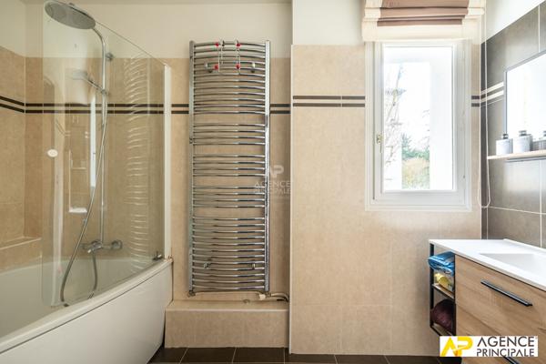 Maison Maisons Laffitte 8 pièce(s) 180 m2 NC - Référence  13101