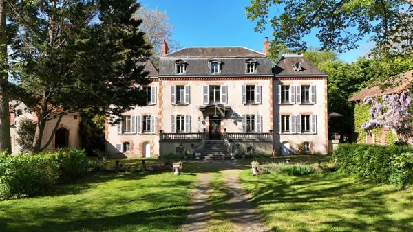 Demeure de caractère du XIXe siècle au cœur d’un parc de 4 ha aux abords de Moulins