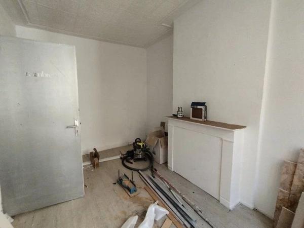 Vente                                                      Immeuble
                        
                     10 pièces                      312 m2                     à Sedan