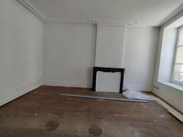 Vente                                                      Immeuble
                        
                     10 pièces                      312 m2                     à Sedan