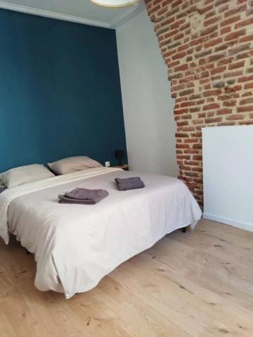 Vente                                                      Immeuble
                        
                     10 pièces                      312 m2                     à Sedan