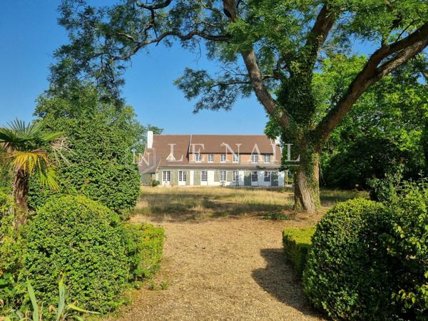 Exceptionnel domaine agrocynégétique de 280 hectares aux portes de la Sologne