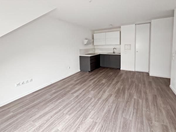 À LOUER - APPARTEMENT - MENNECY