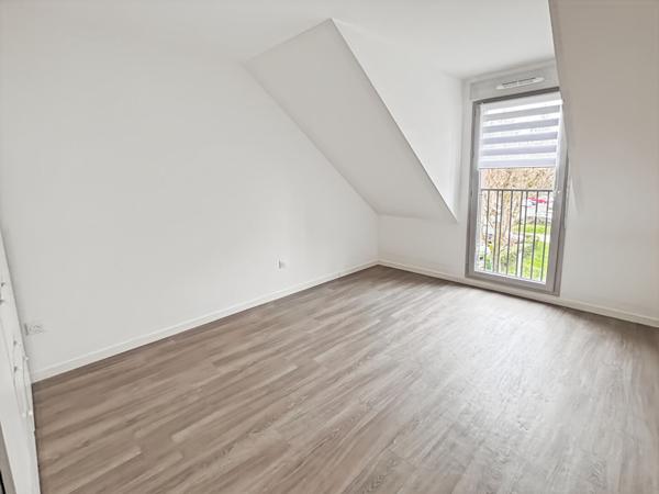 À LOUER - APPARTEMENT - MENNECY