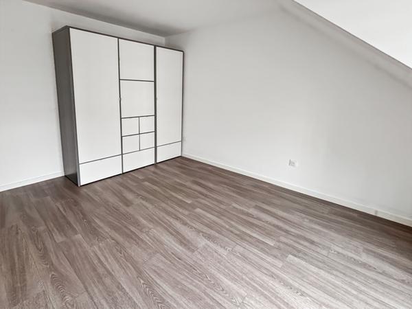 À LOUER - APPARTEMENT - MENNECY