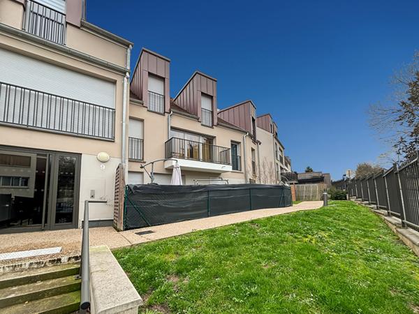 À LOUER - APPARTEMENT - MENNECY