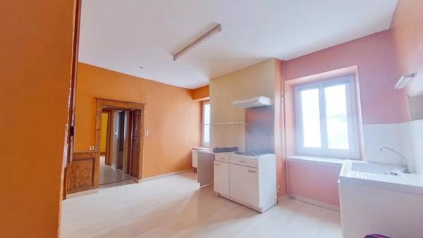 Immeuble composé de 6 appartements