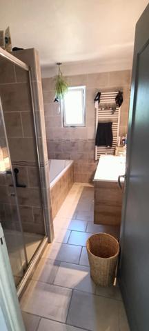 Maison lumineuse de 172m2 - Cadre campagne à deux pas du village