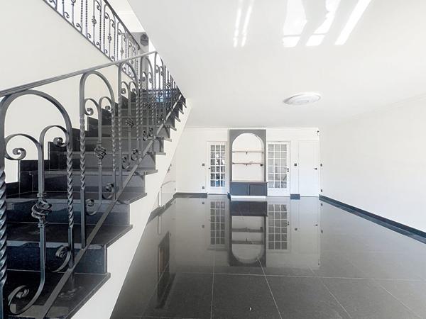 Maison Suresnes