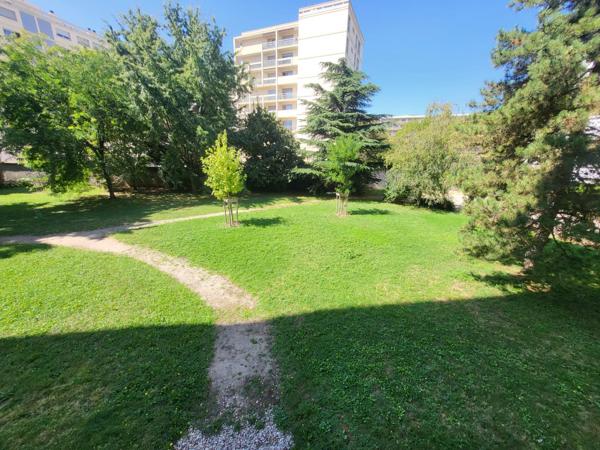 Appartement rénové de 61 m²