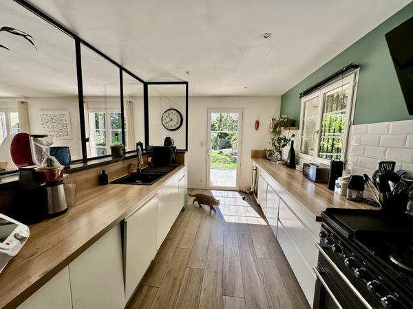 Rochefort-du-Gard (30650) Maison 200 m² sur terrain e 1567 m² Rochefort du Gard