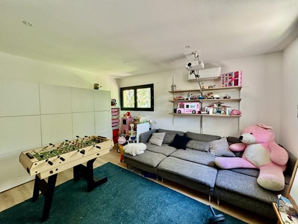 Rochefort-du-Gard (30650) Maison 200 m² sur terrain e 1567 m² Rochefort du Gard