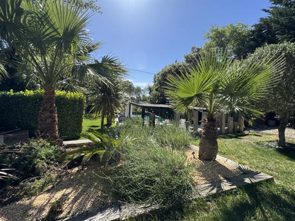 Rochefort-du-Gard (30650) Maison 200 m² sur terrain e 1567 m² Rochefort du Gard