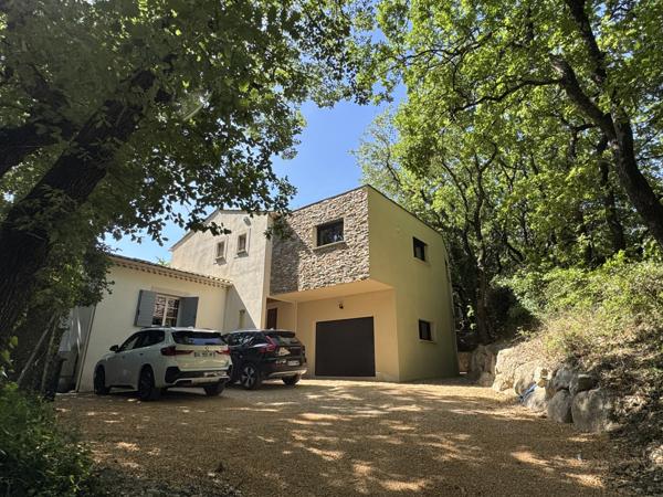 Rochefort-du-Gard (30650) Maison 200 m² sur terrain e 1567 m² Rochefort du Gard